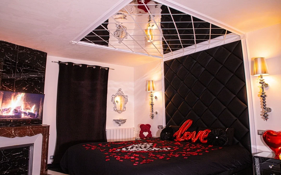 Chambre romantique Love Room La Duchesse 1976 - comparatif love room ou hôtel en Normandie
